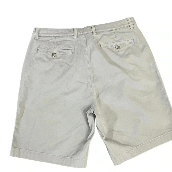 Roundtree & Yorke Bermuda Above the Knee Men’s Gray Flat Front Shorts size 36 - Picture 2 of 8